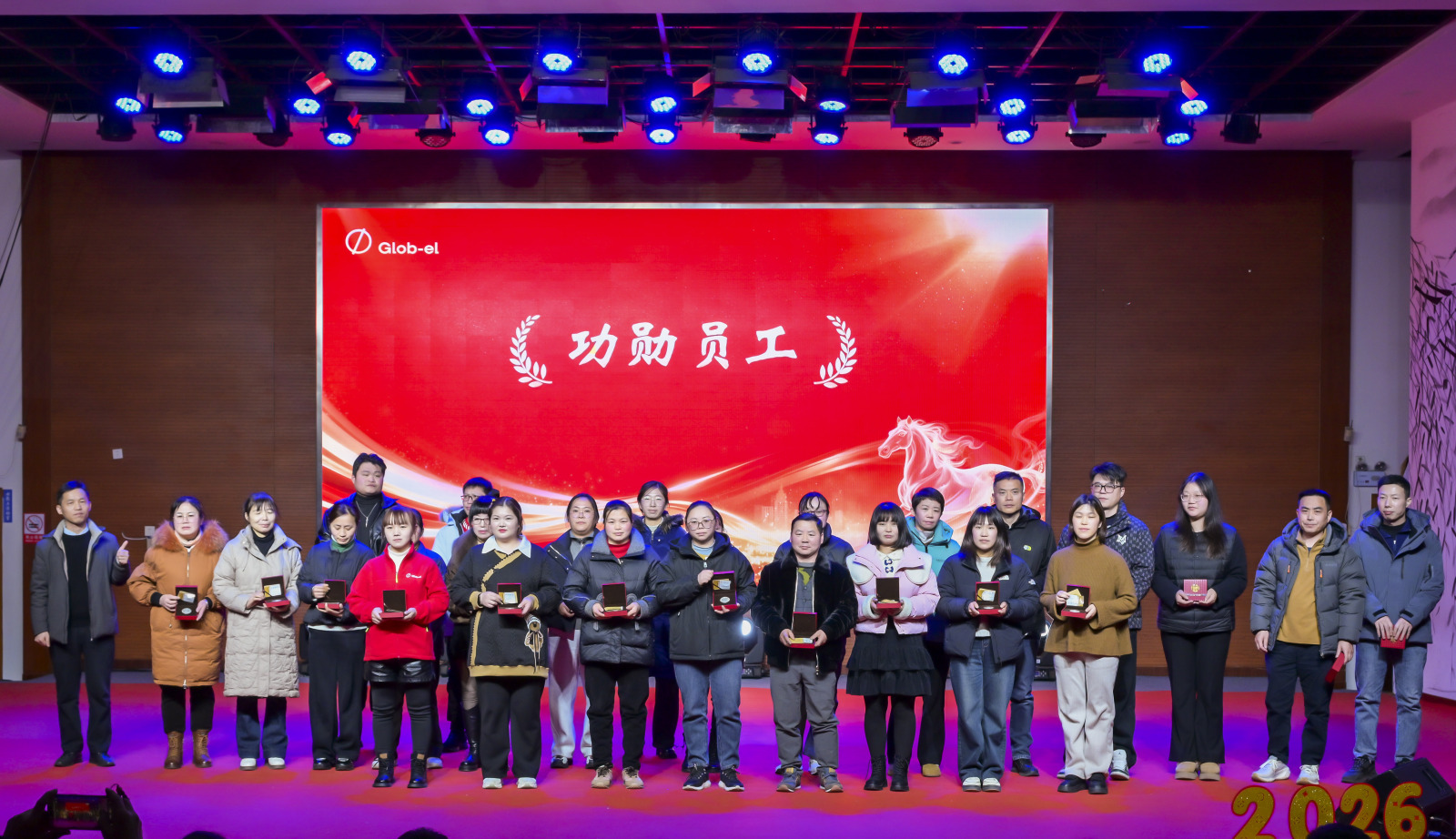 Meritorious Employee Recebeu o Prêmio de Funcionário Meritório